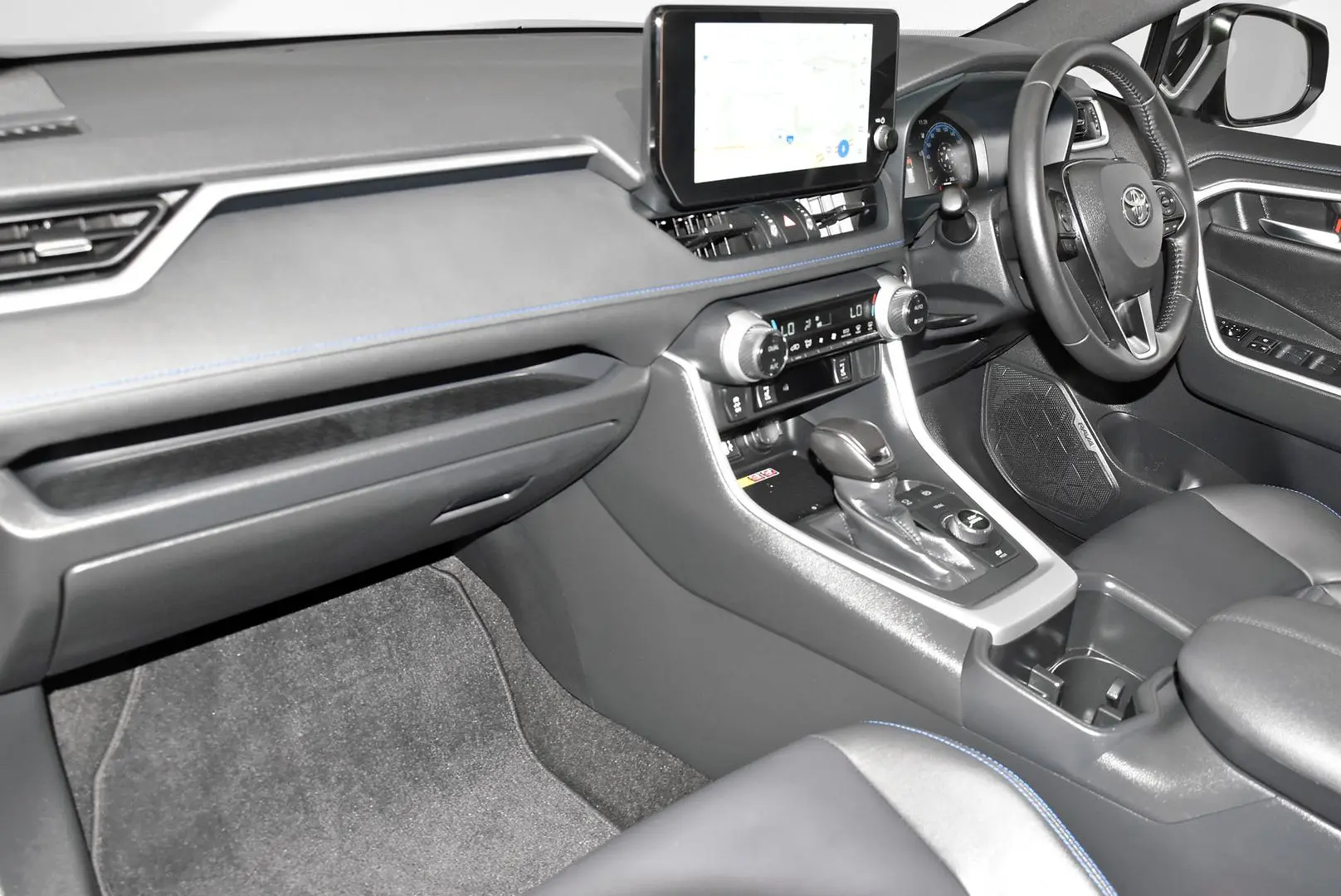 2025 Toyota RAV4 Gallery Image 17