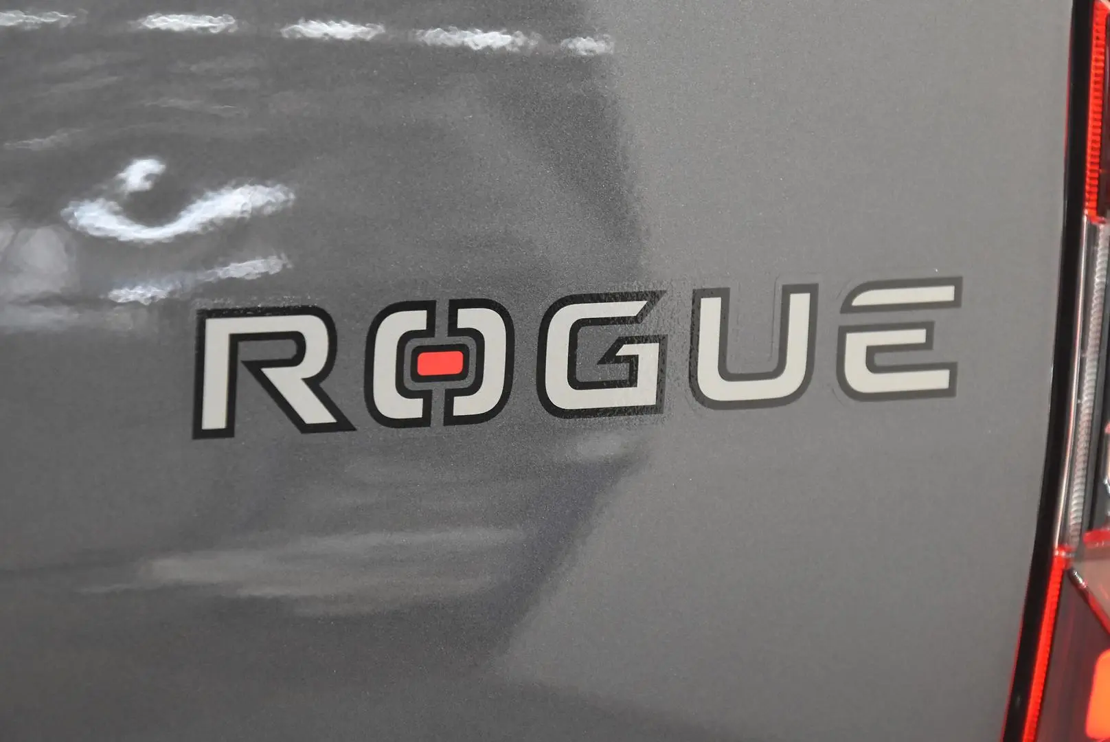 2024 Toyota Hilux Gallery Image 7