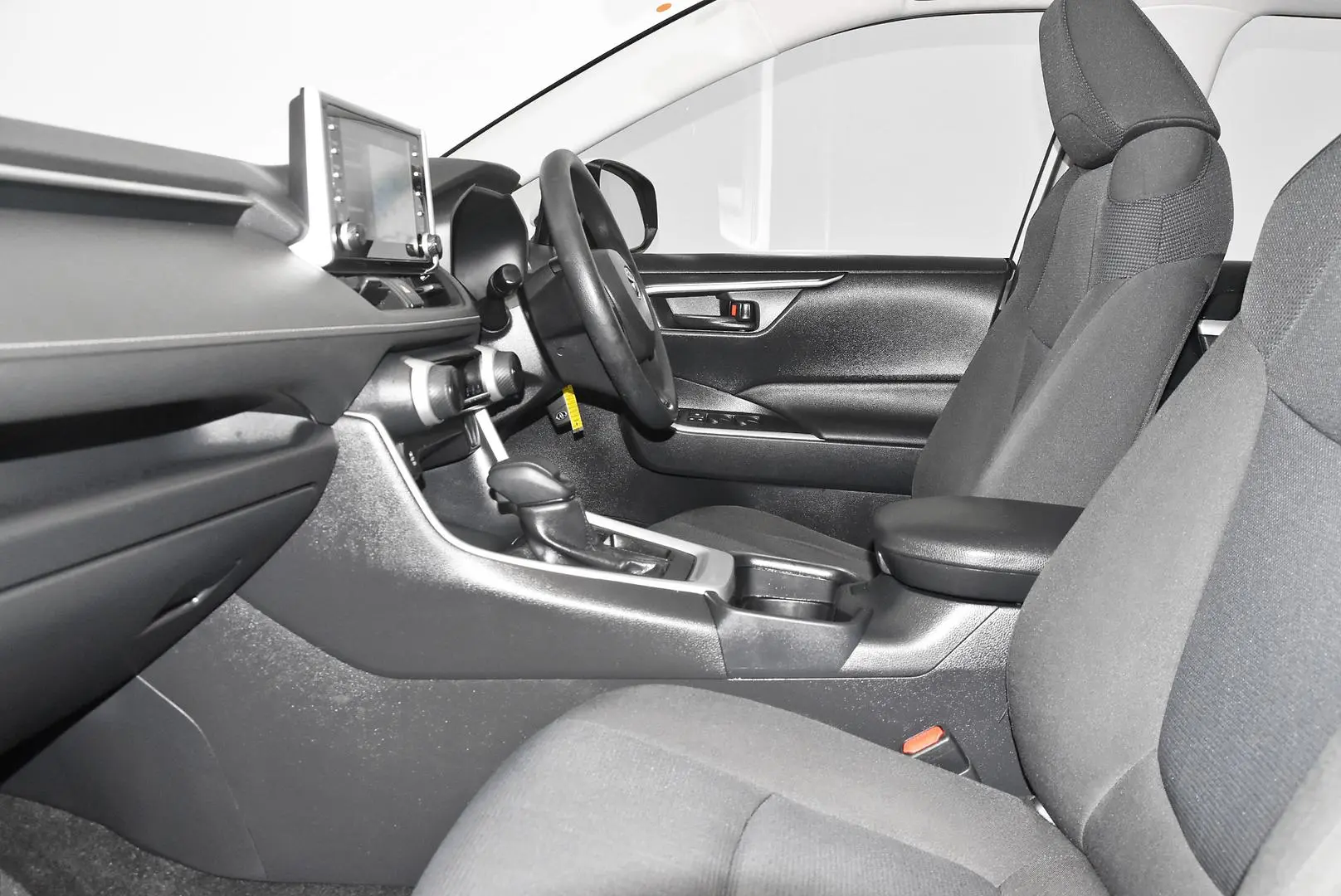 2019 Toyota RAV4 Gallery Image 17