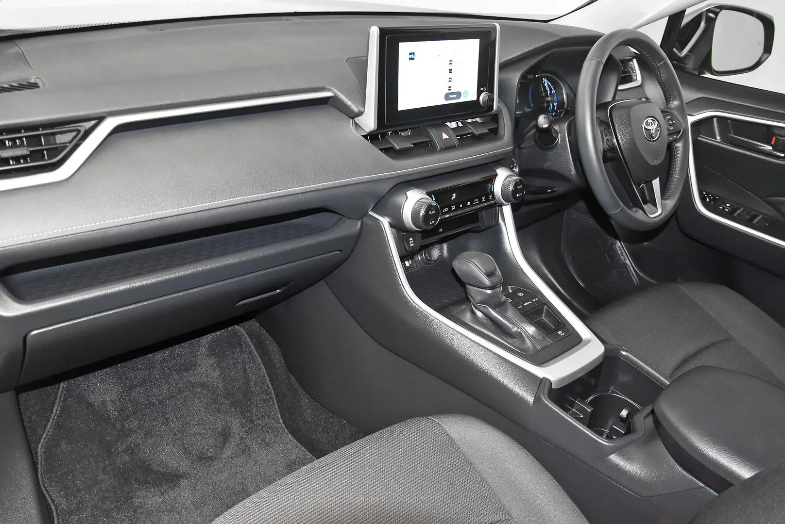 2024 Toyota RAV4 Gallery Image 17