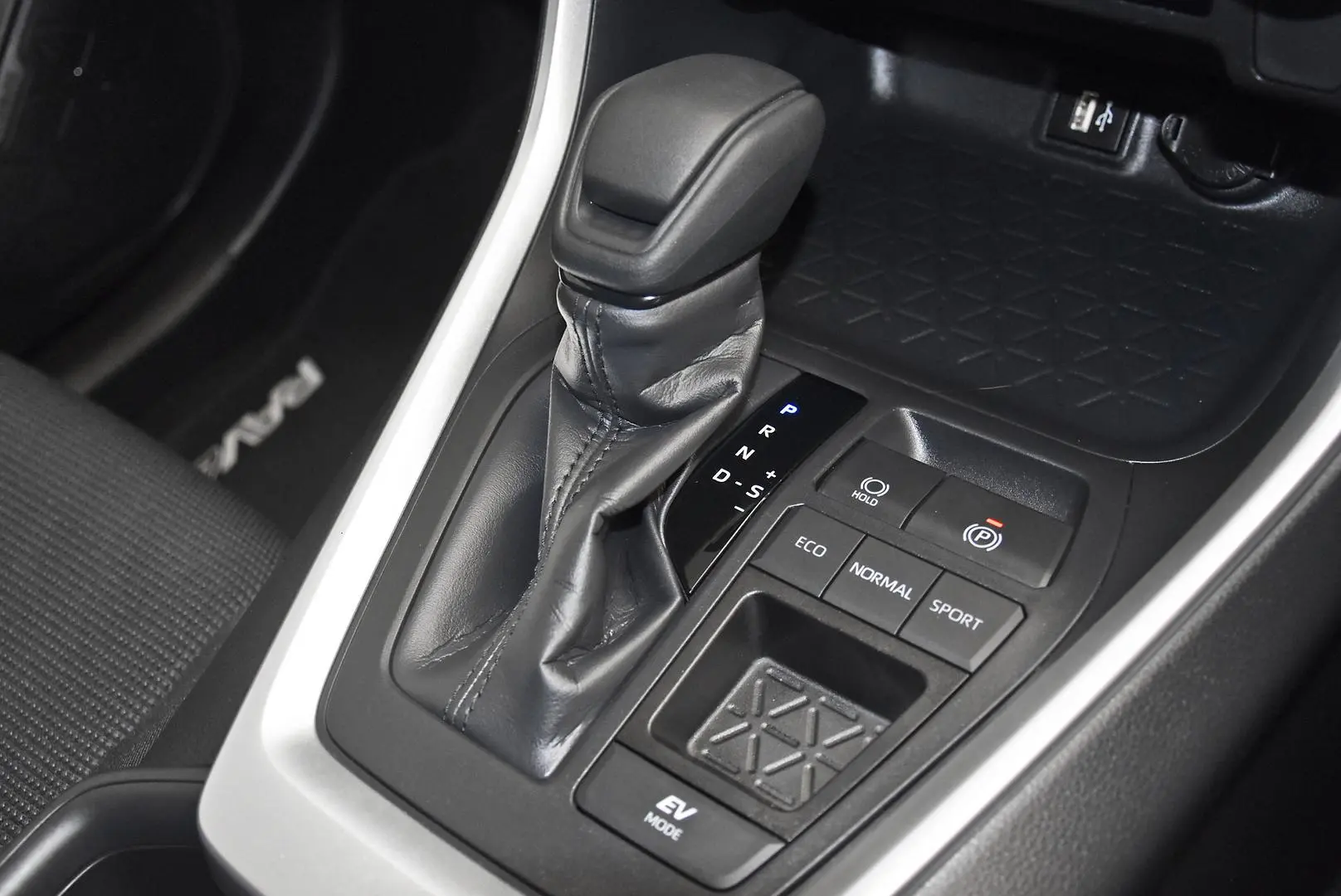 2024 Toyota RAV4 Gallery Image 14