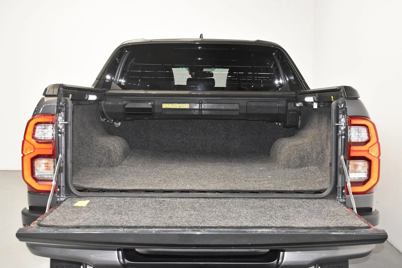 2021 Toyota Hilux Gallery Image 20