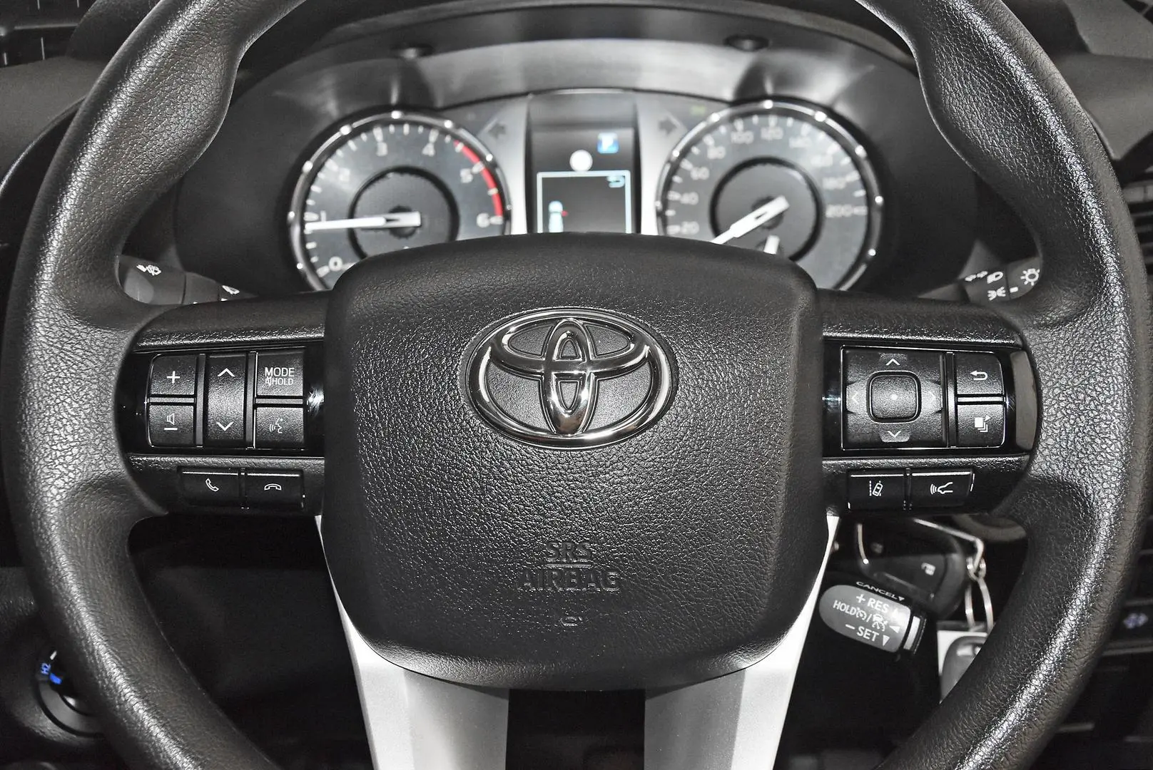 2024 Toyota Hilux Gallery Image 9