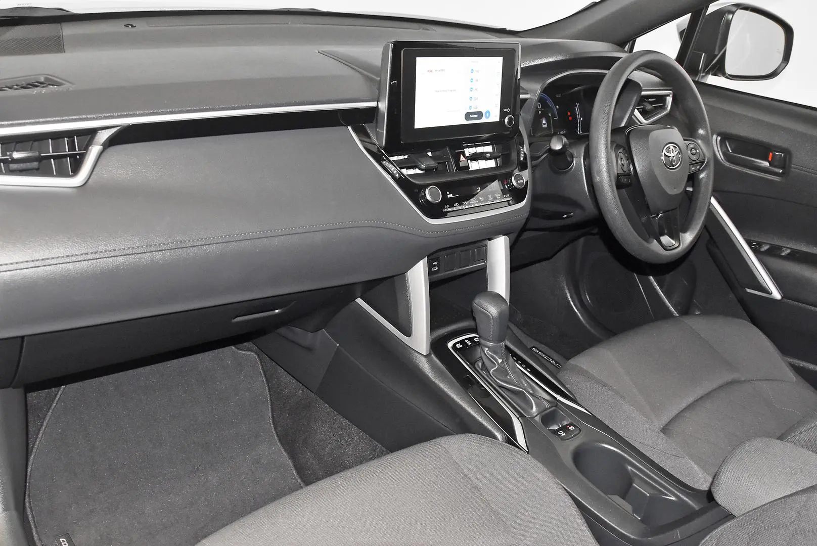 2025 Toyota Corolla Cross Gallery Image 17