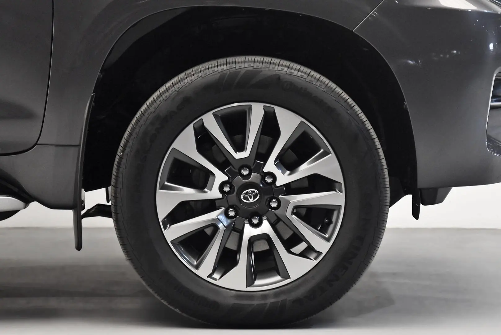 2021 Toyota Landcruiser Prado Gallery Image 21