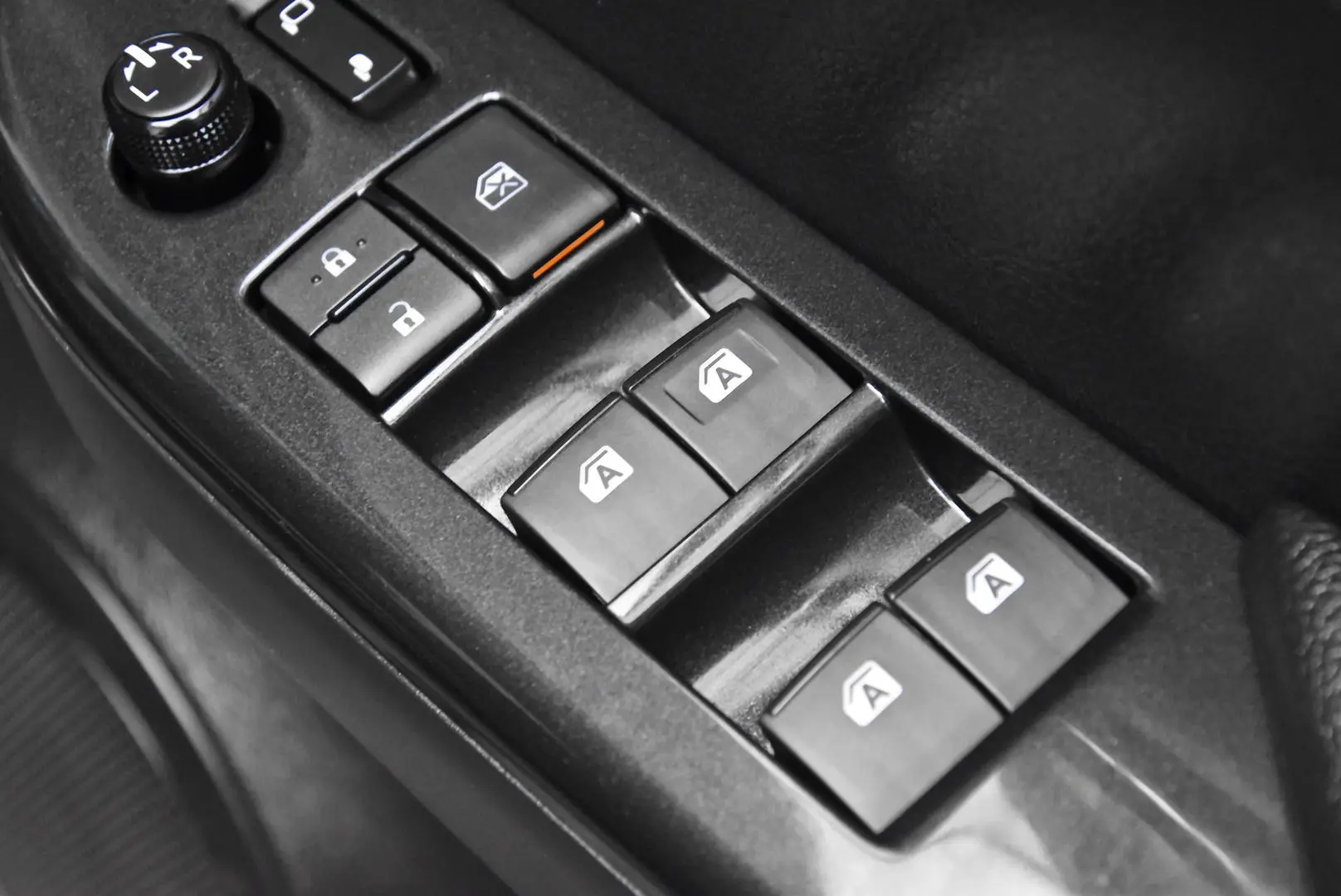 2024 Toyota Hilux Gallery Image 10