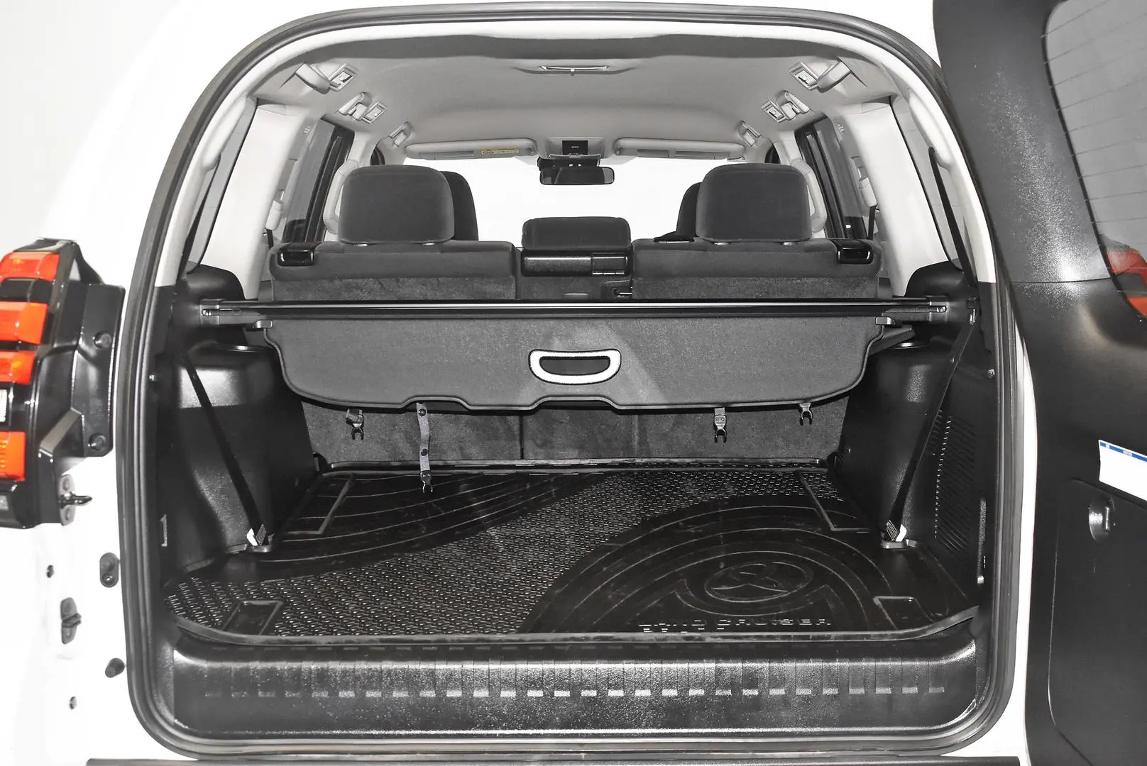 2022 Toyota Landcruiser Prado Gallery Image 19