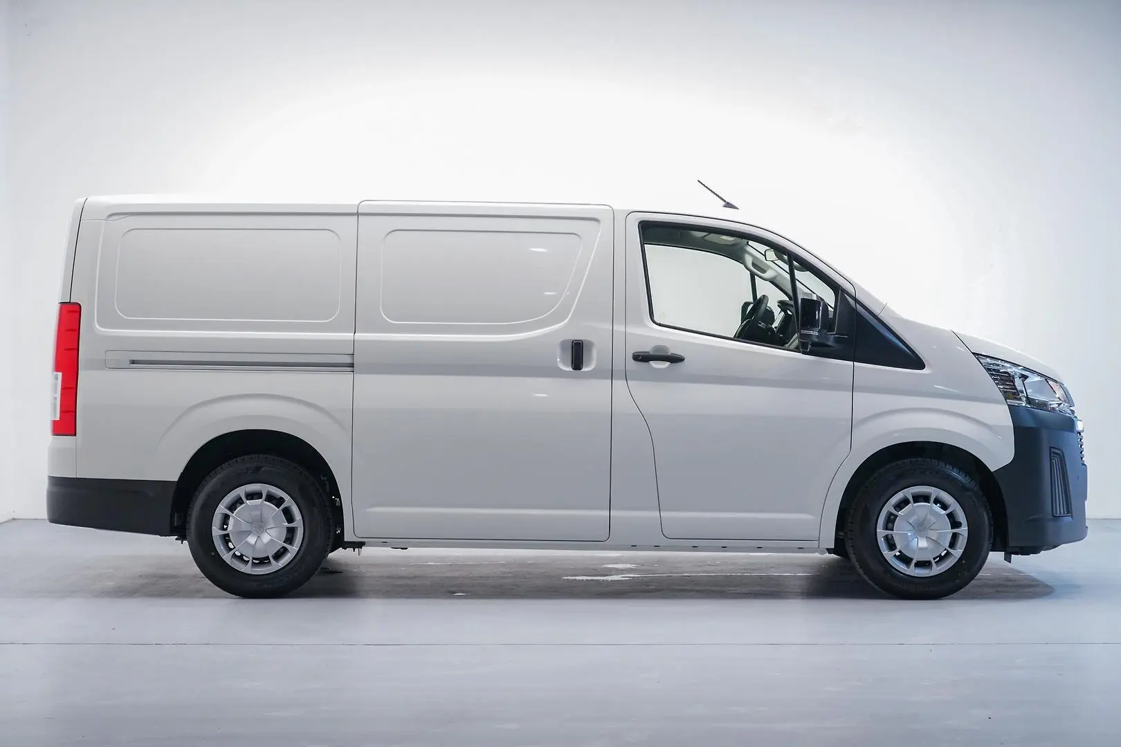 2025 Toyota Hiace Gallery Image 6
