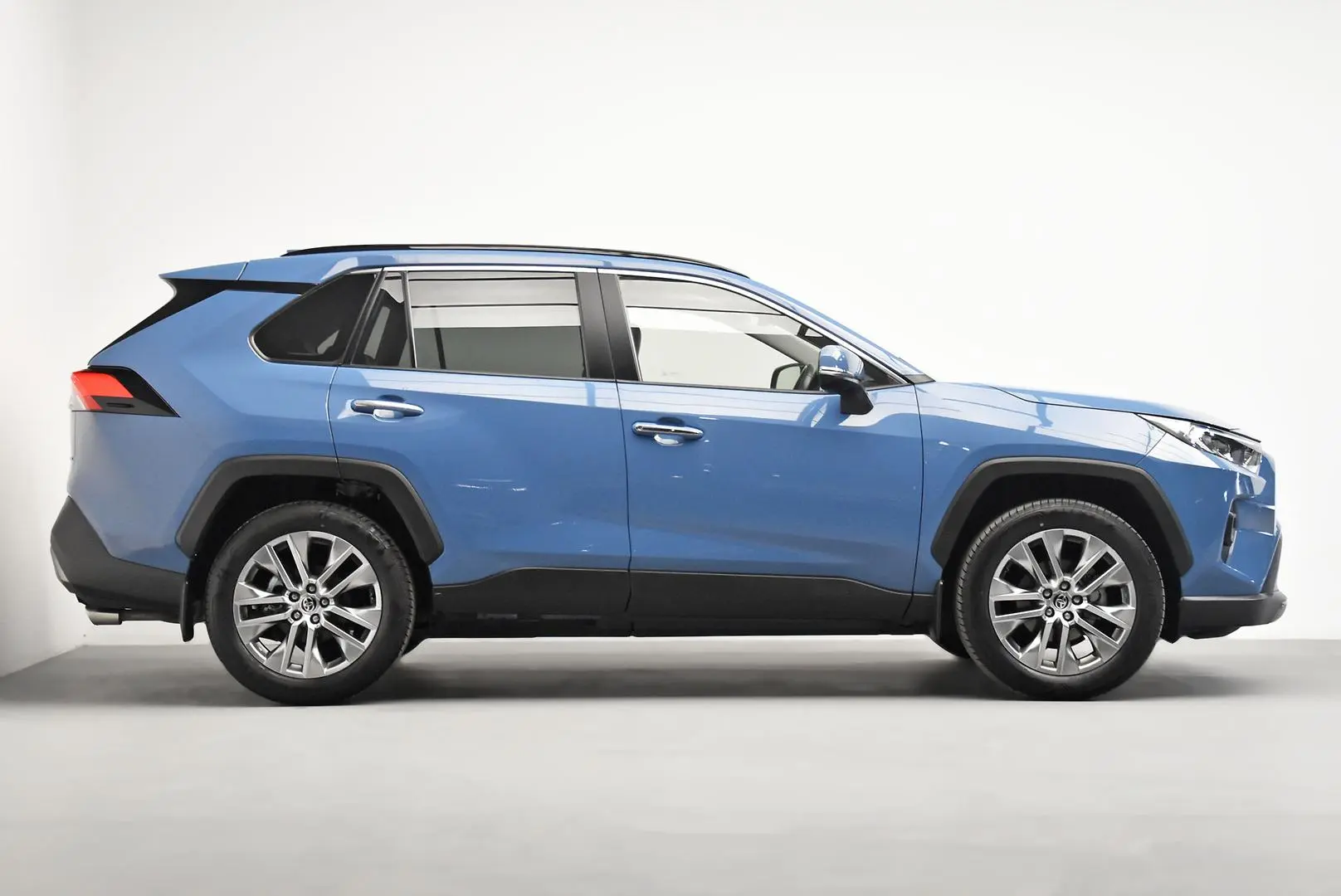 2023 Toyota RAV4 Gallery Image 3