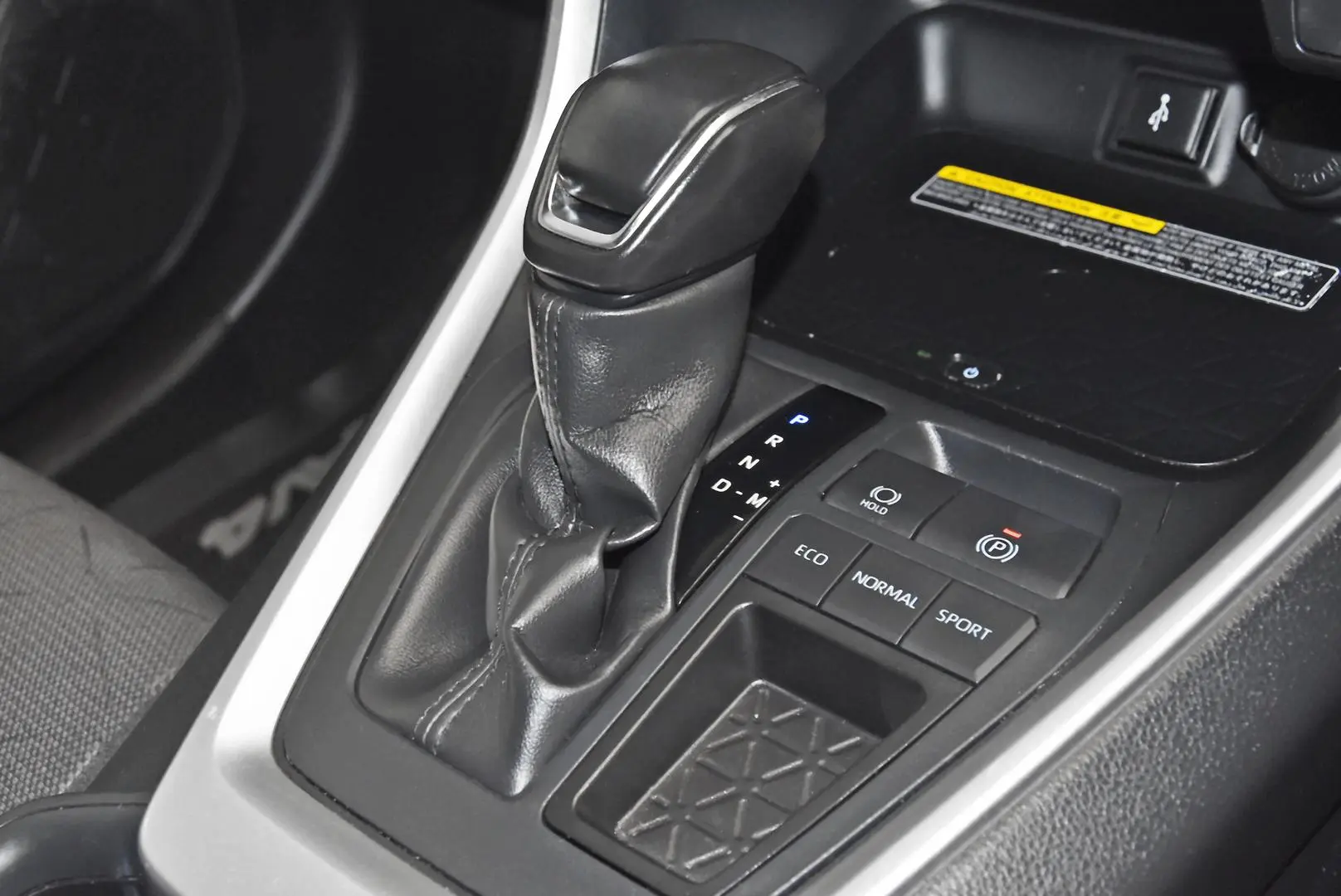 2020 Toyota RAV4 Gallery Image 13