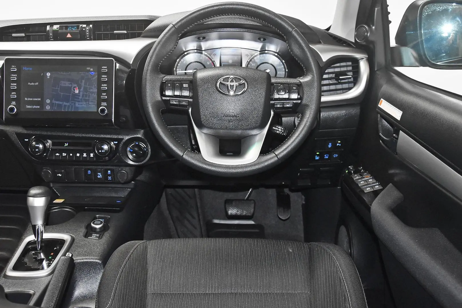 2024 Toyota Hilux Gallery Image 14