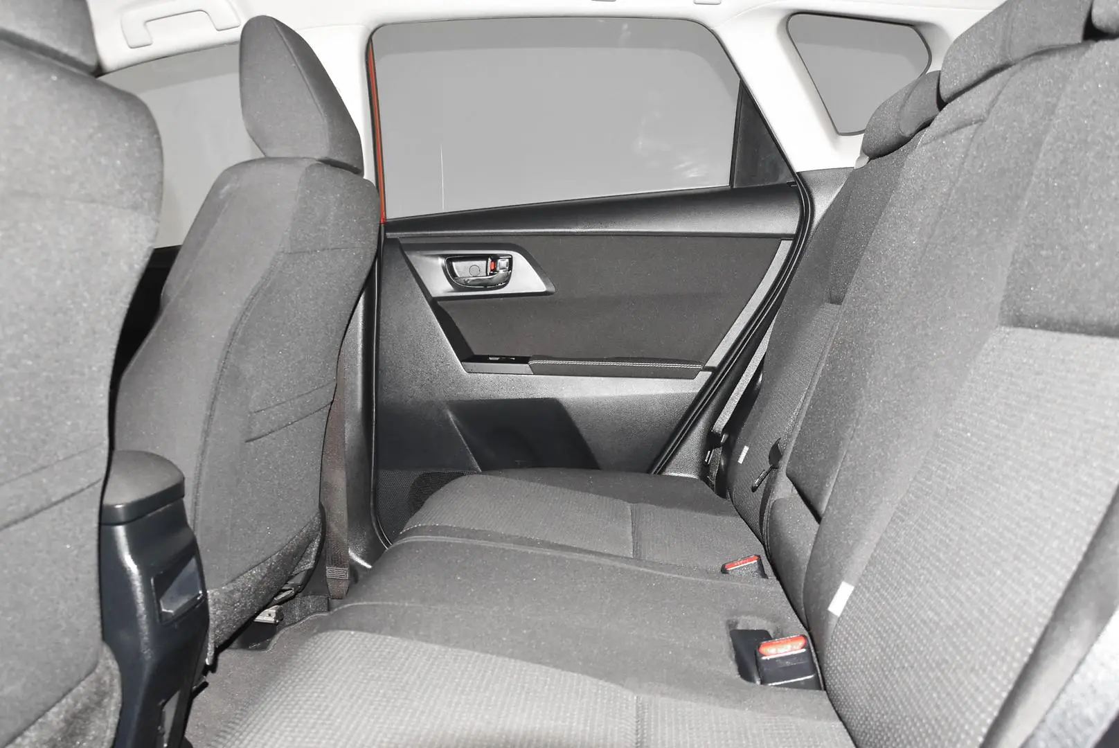 2015 Toyota Corolla Gallery Image 18