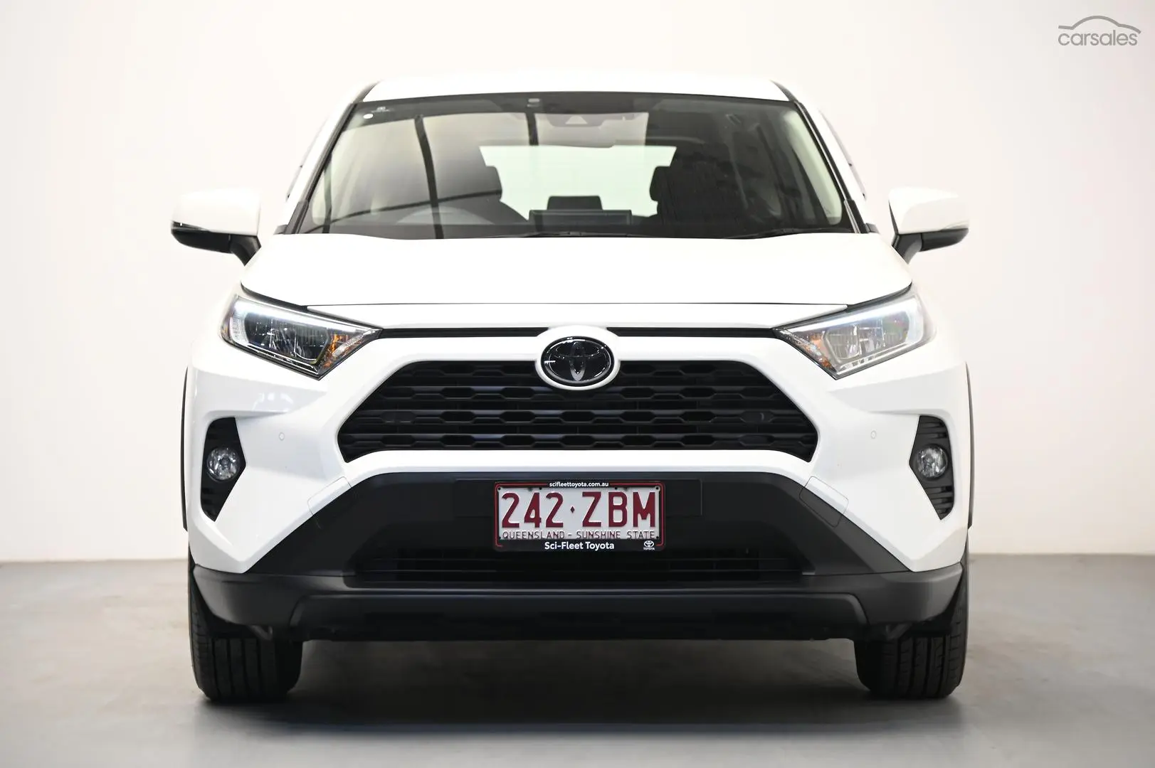 2019 Toyota RAV4 Image 2