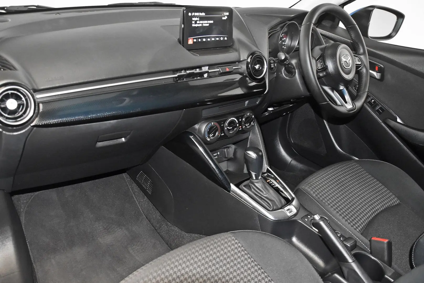 2017 Mazda 2 Gallery Image 16