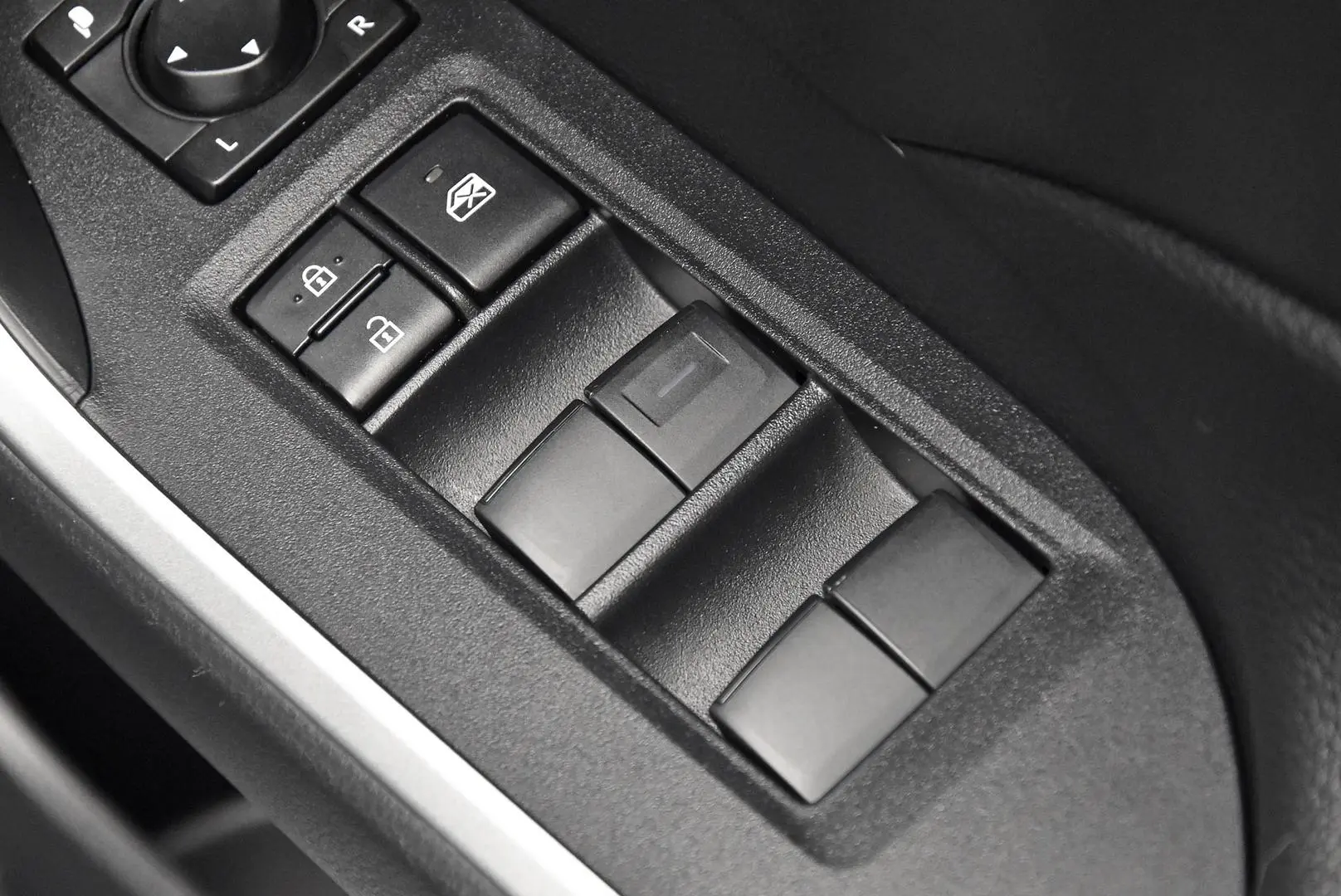 2022 Toyota RAV4 Gallery Image 9