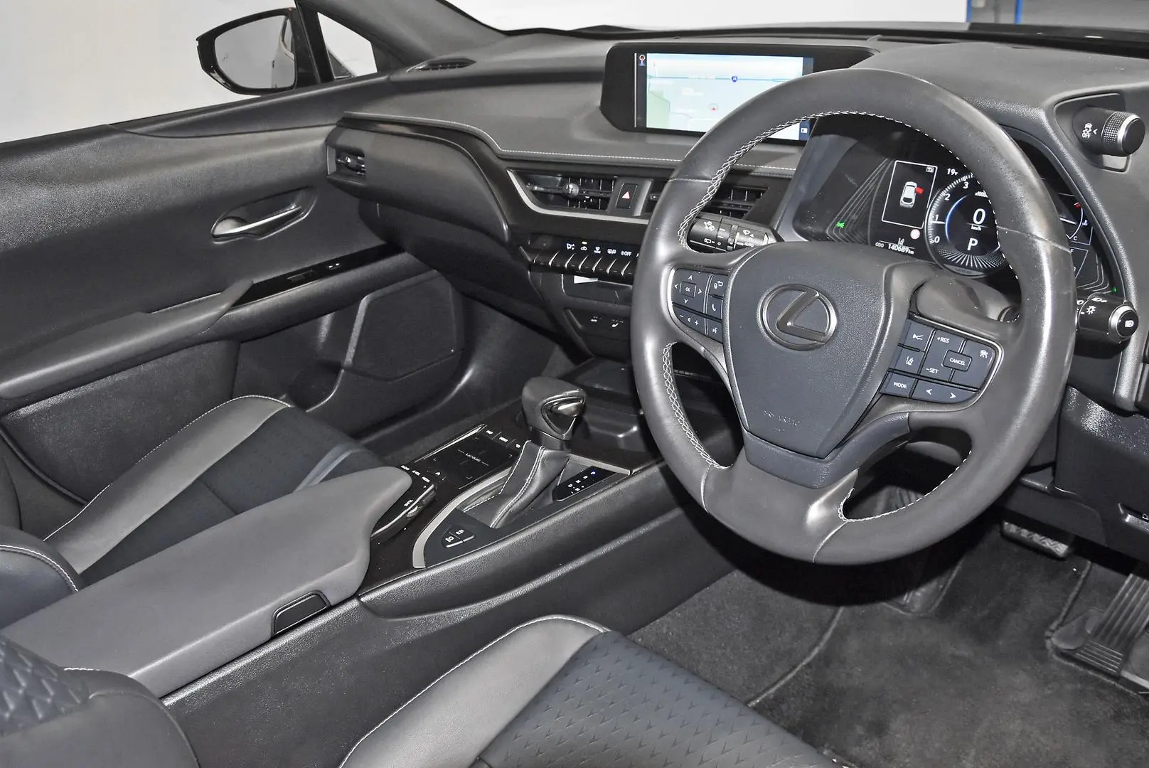 2019 Lexus UX Gallery Image 8