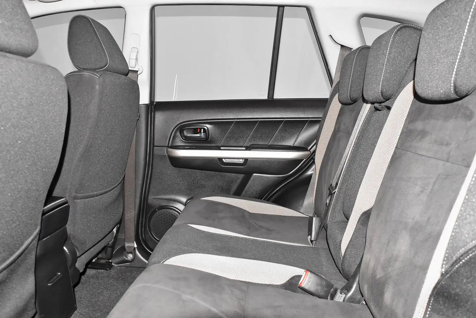 2017 Suzuki Grand Vitara Gallery Image 17