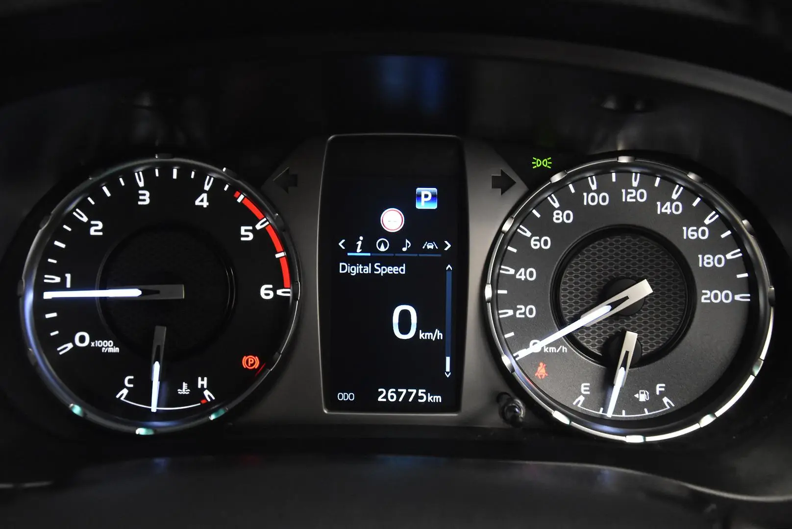 2025 Toyota Hilux Gallery Image 10