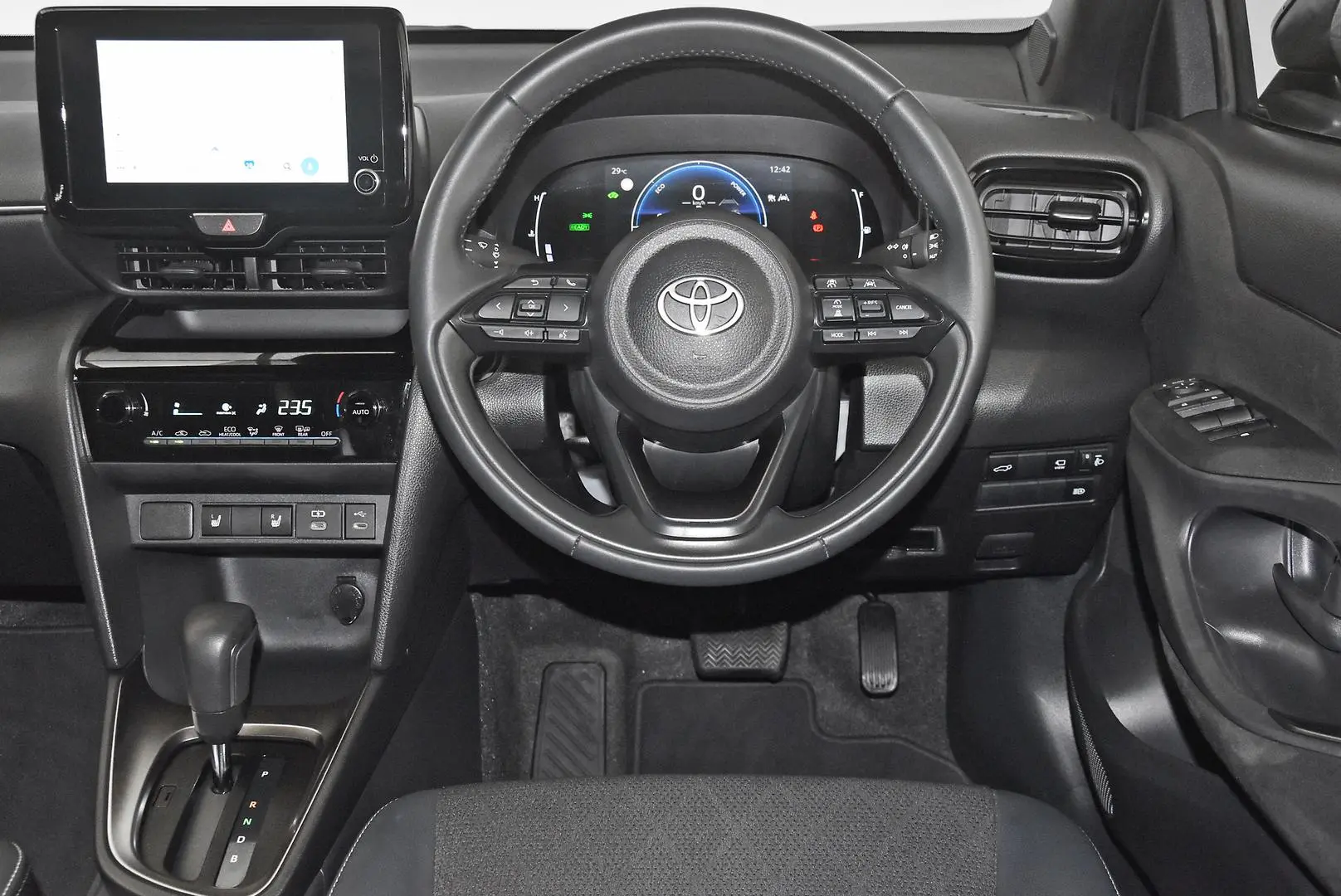 2024 Toyota Yaris Cross Gallery Image 15