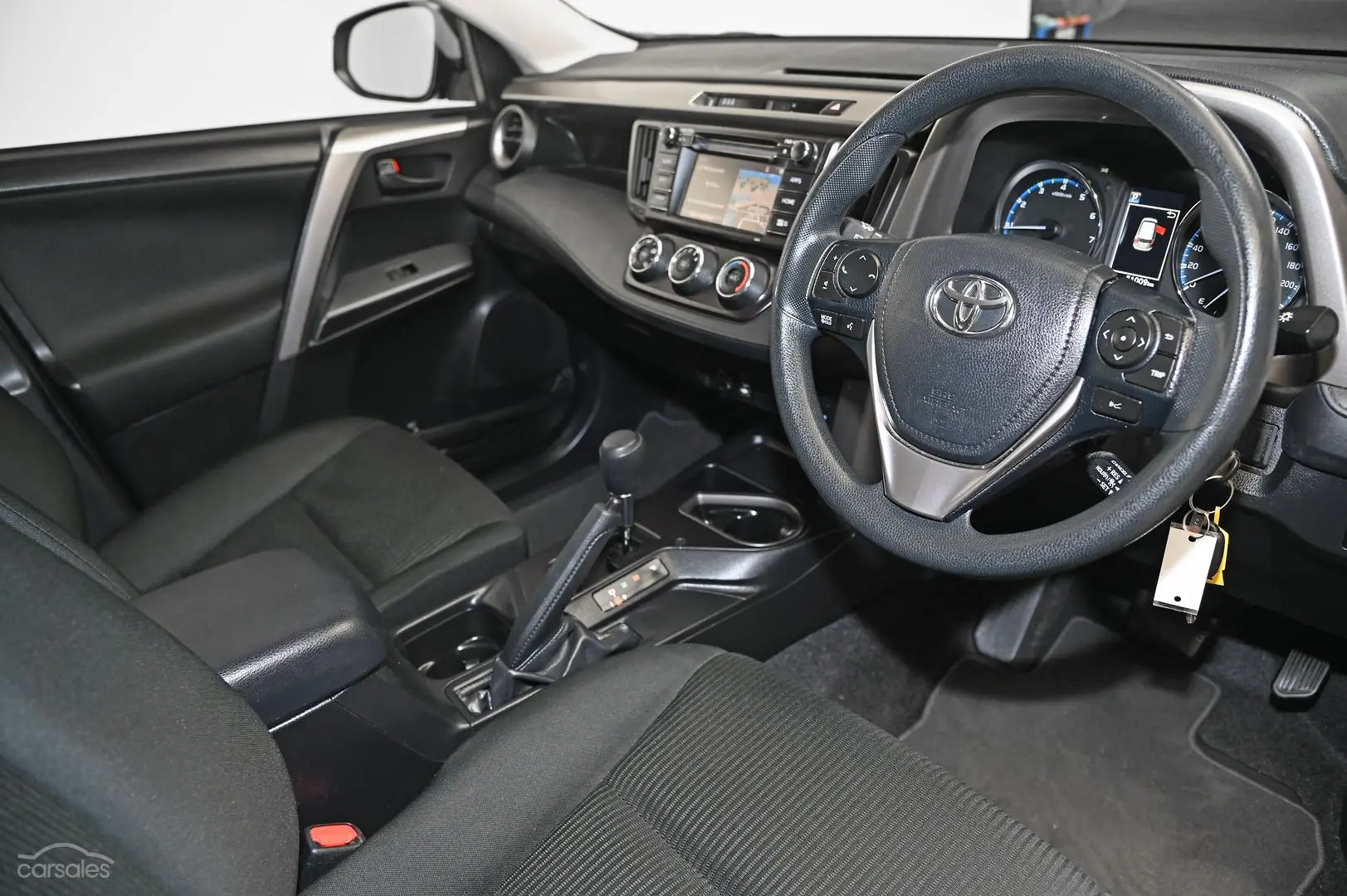 2018 Toyota RAV4 Image 8