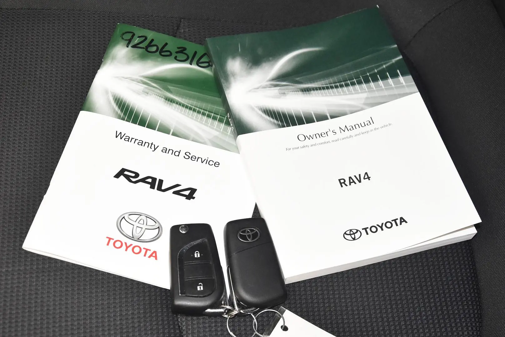 2019 Toyota RAV4 Gallery Image 19