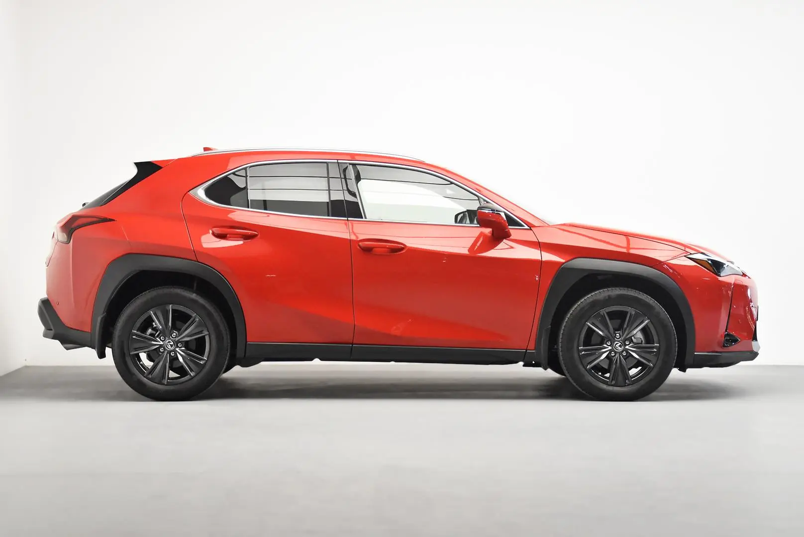 2023 Lexus UX Gallery Image 3