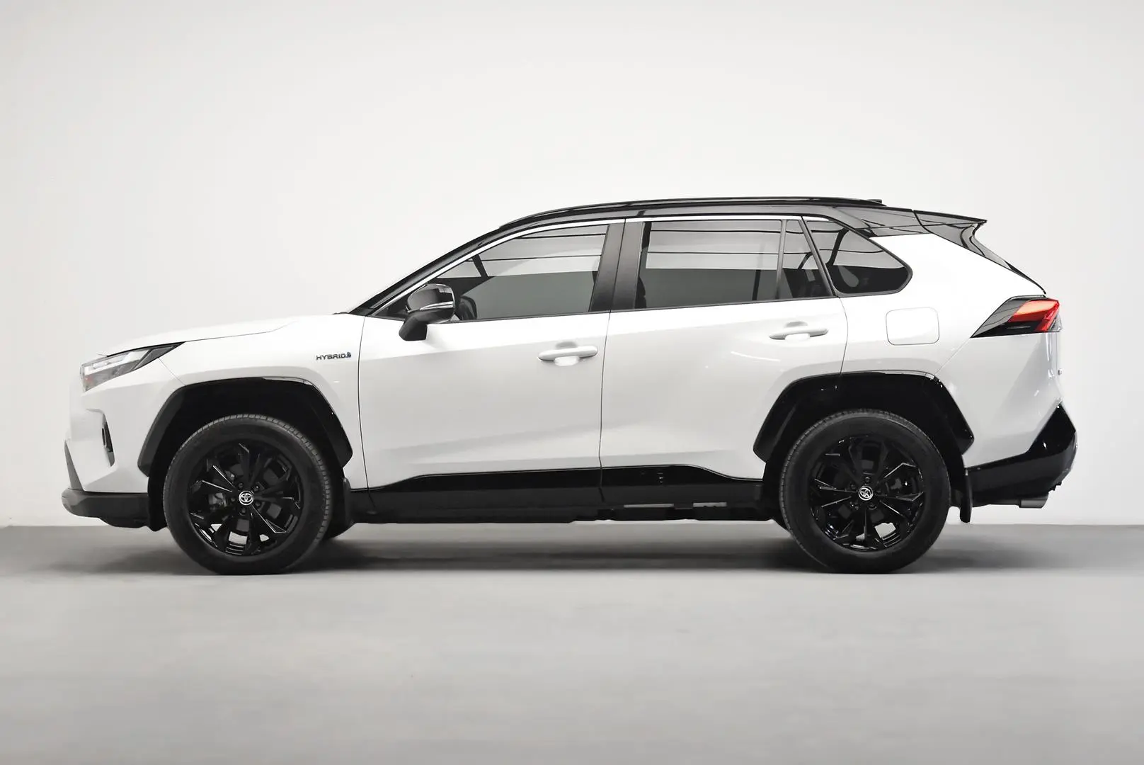 2023 Toyota RAV4 Gallery Image 4