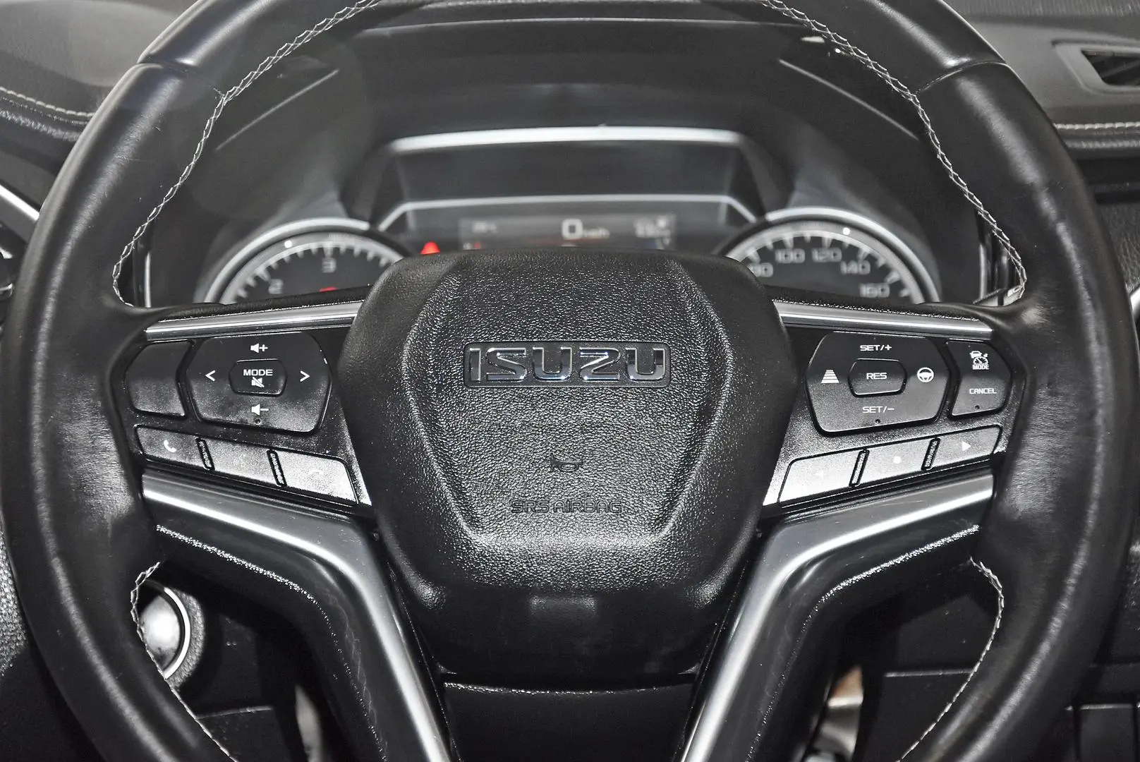 2021 Isuzu D-MAX Gallery Image 16