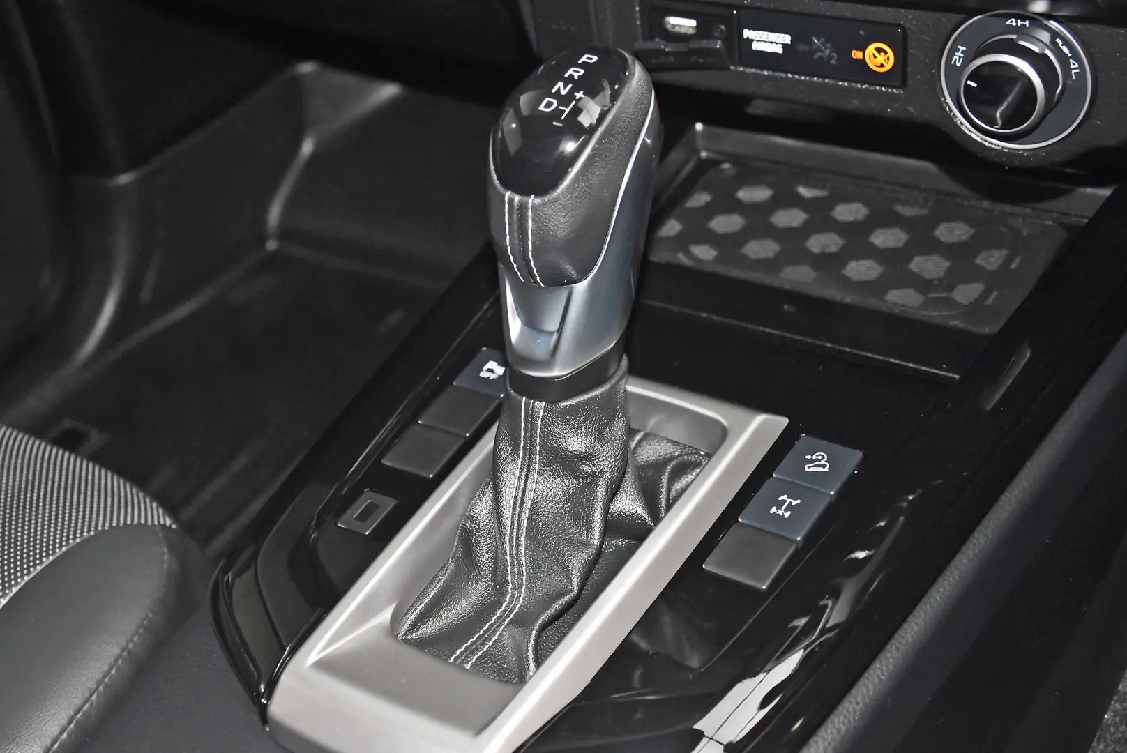 2021 Isuzu D-MAX Gallery Image 13