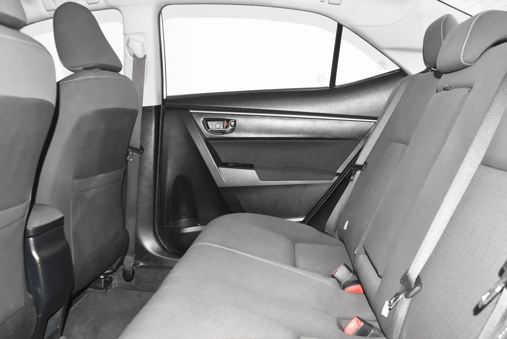 2015 Toyota Corolla Gallery Image 18