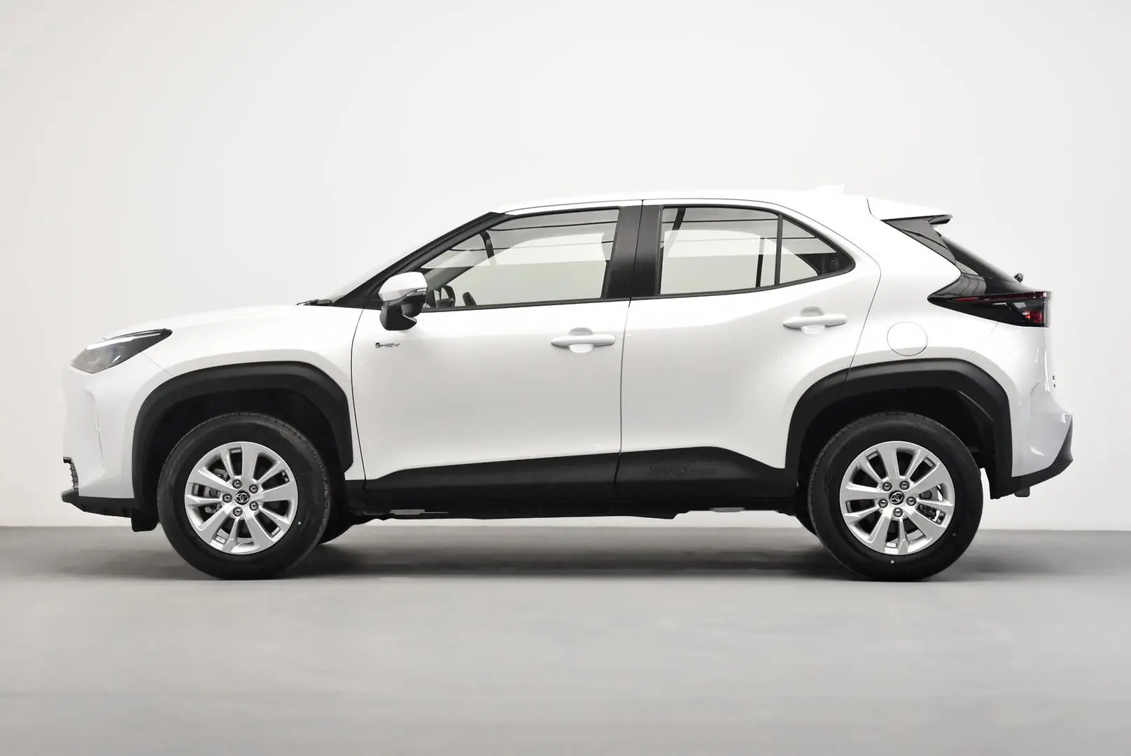 2025 Toyota Yaris Cross Gallery Image 4