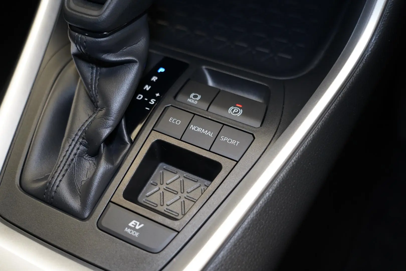 2024 Toyota RAV4 Gallery Image 15