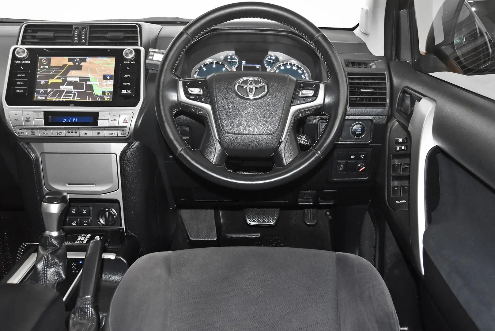 2017 Toyota Landcruiser Prado Gallery Image 13
