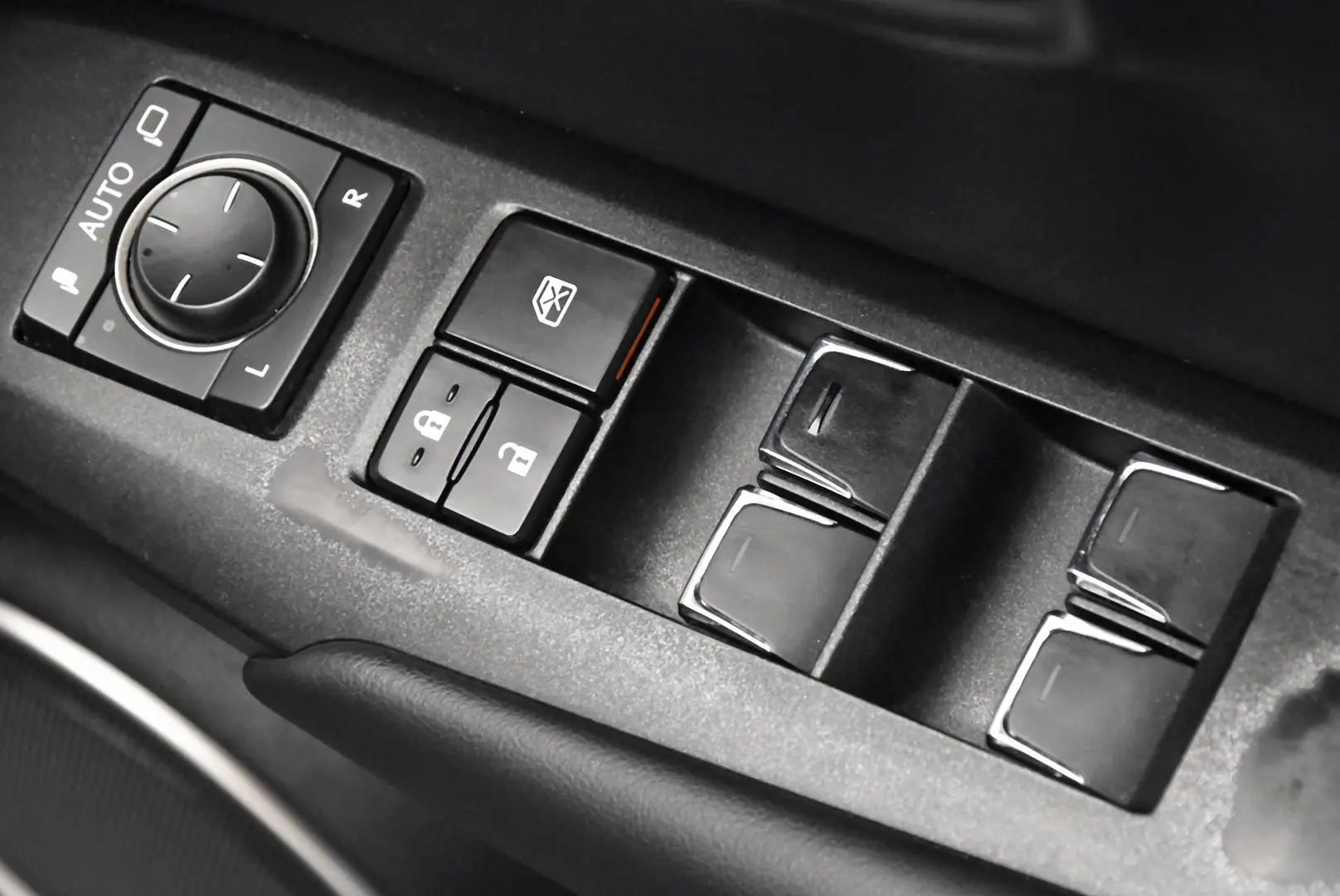 2019 Lexus NX Gallery Image 9