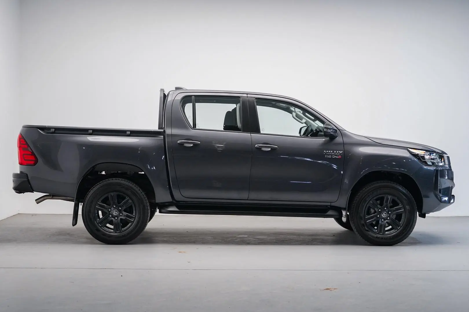 2024 Toyota Hilux Gallery Image 2