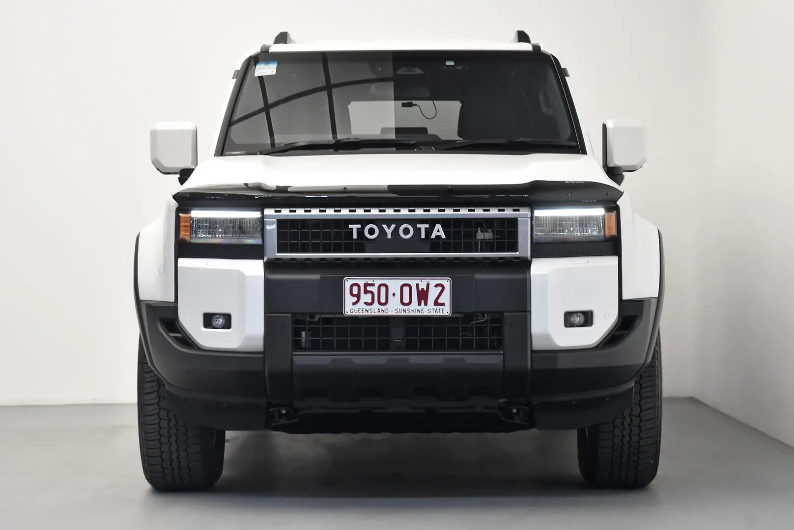 2025 Toyota Landcruiser Prado Gallery Image 2