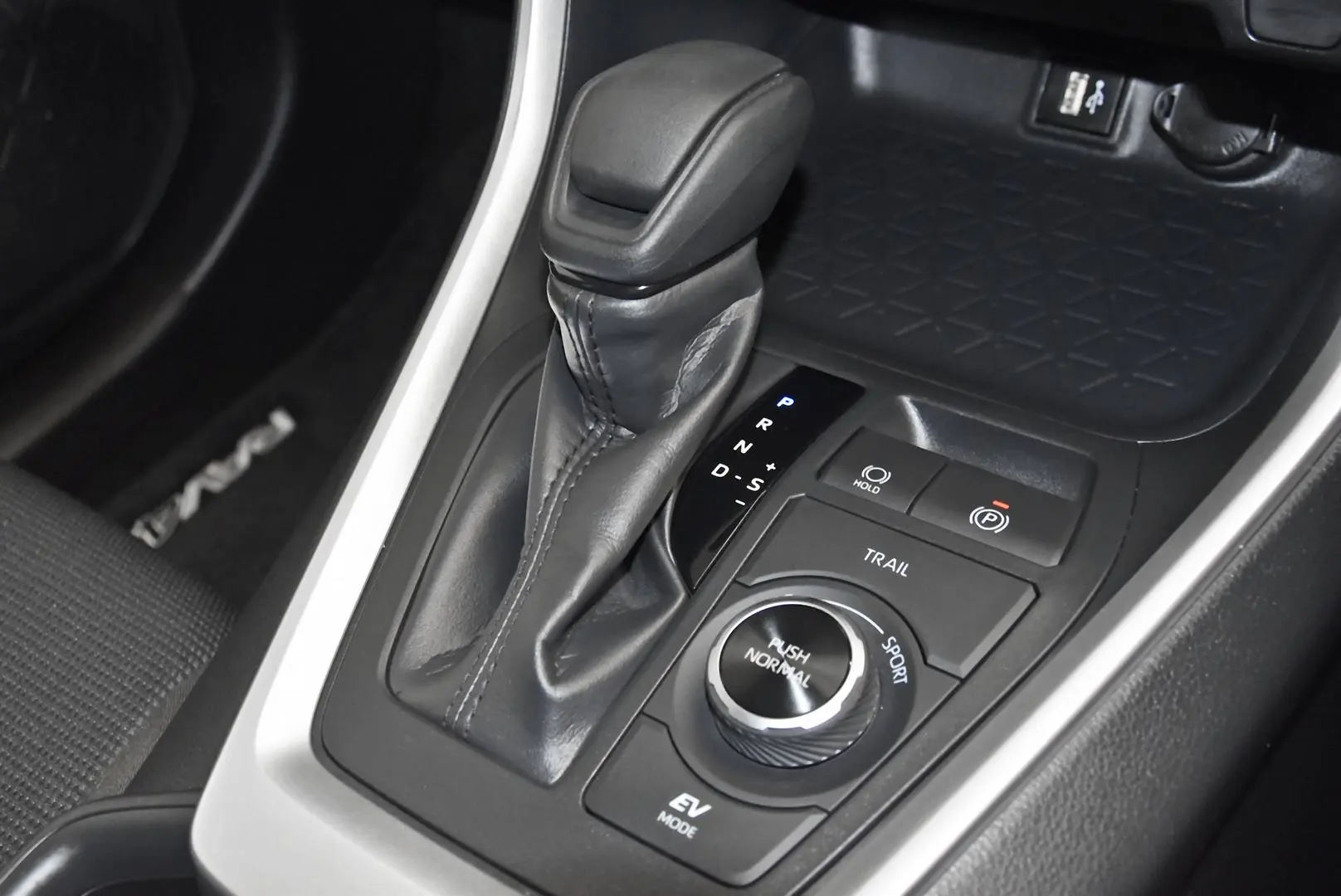 2024 Toyota RAV4 Gallery Image 14