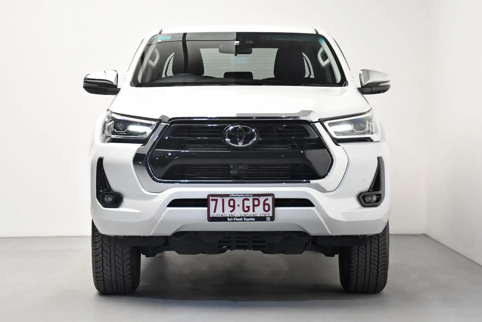 2023 Toyota Hilux Gallery Image 2
