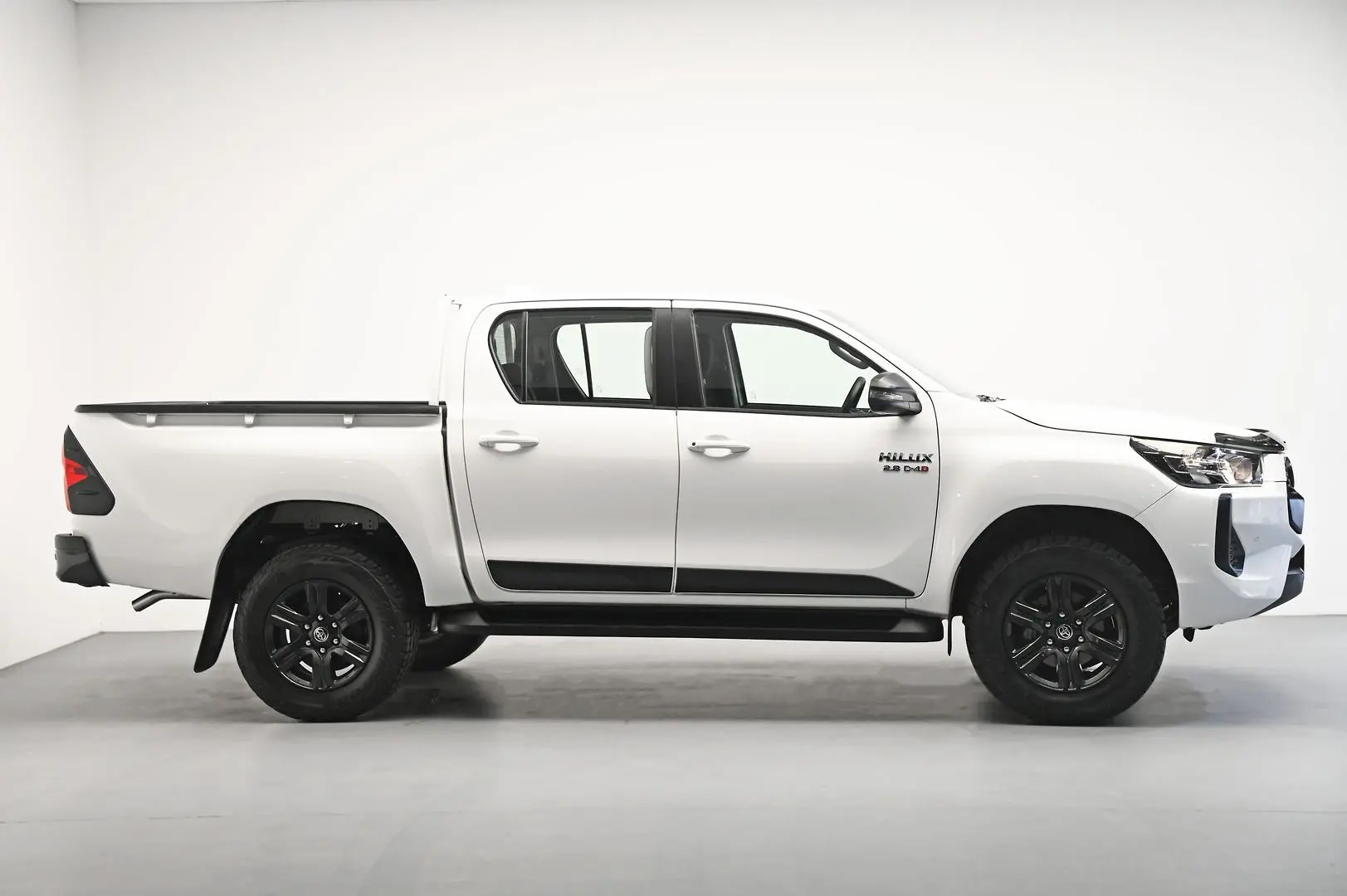 2024 Toyota Hilux Gallery Image 3