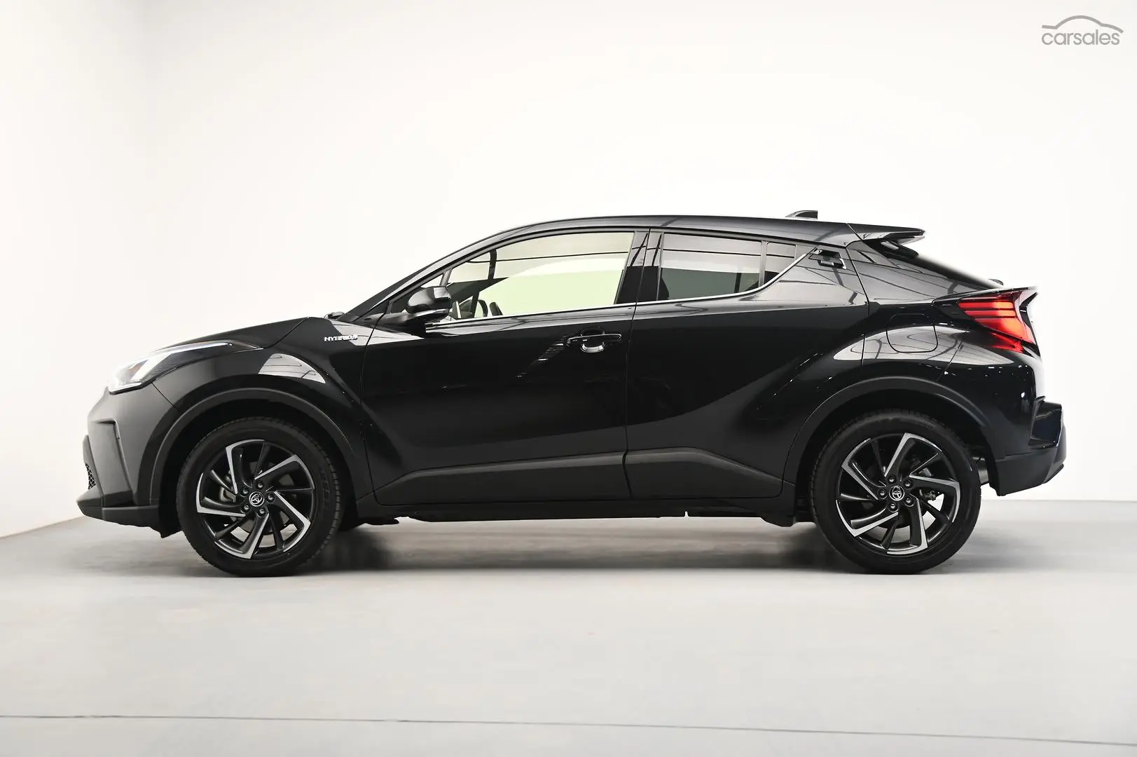 2023 Toyota C-HR Image 4