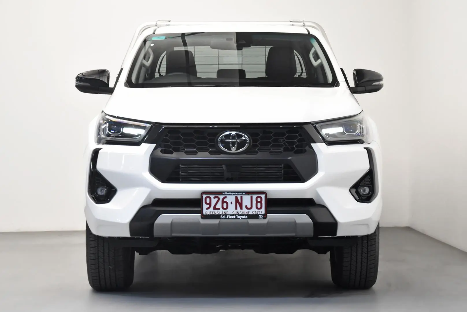 2025 Toyota Hilux Gallery Image 2