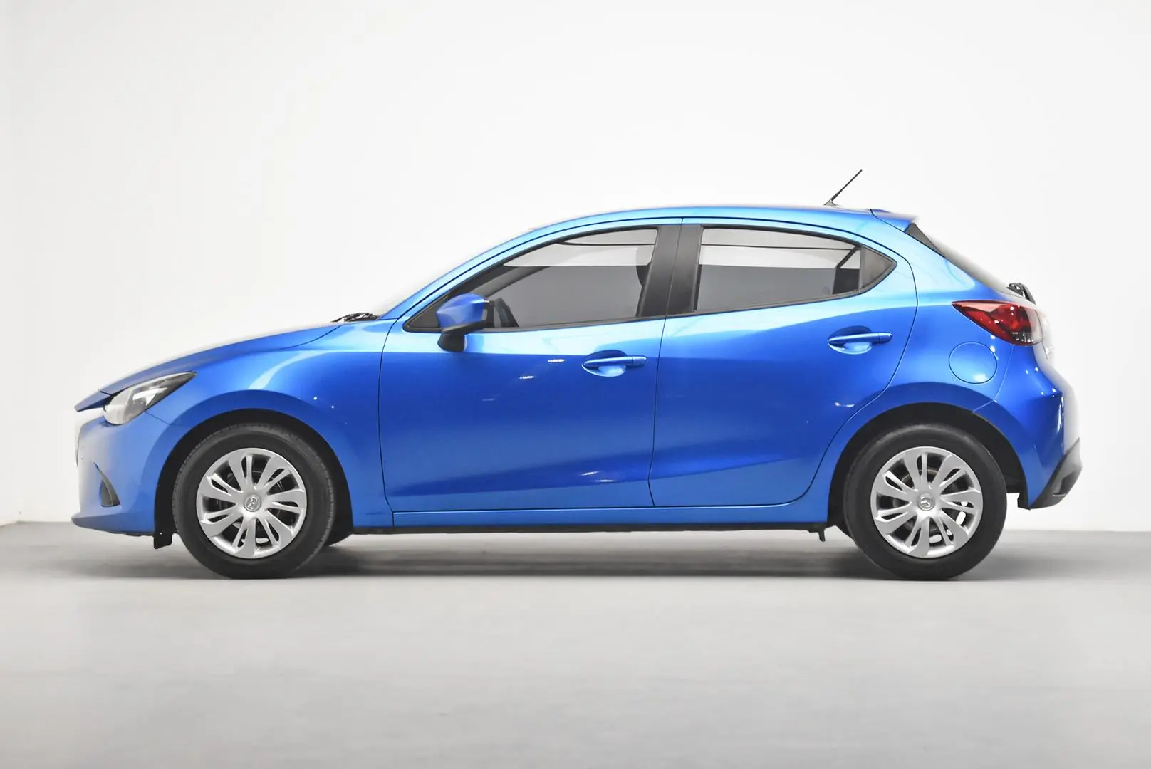 2015 Mazda 2 Gallery Image 4