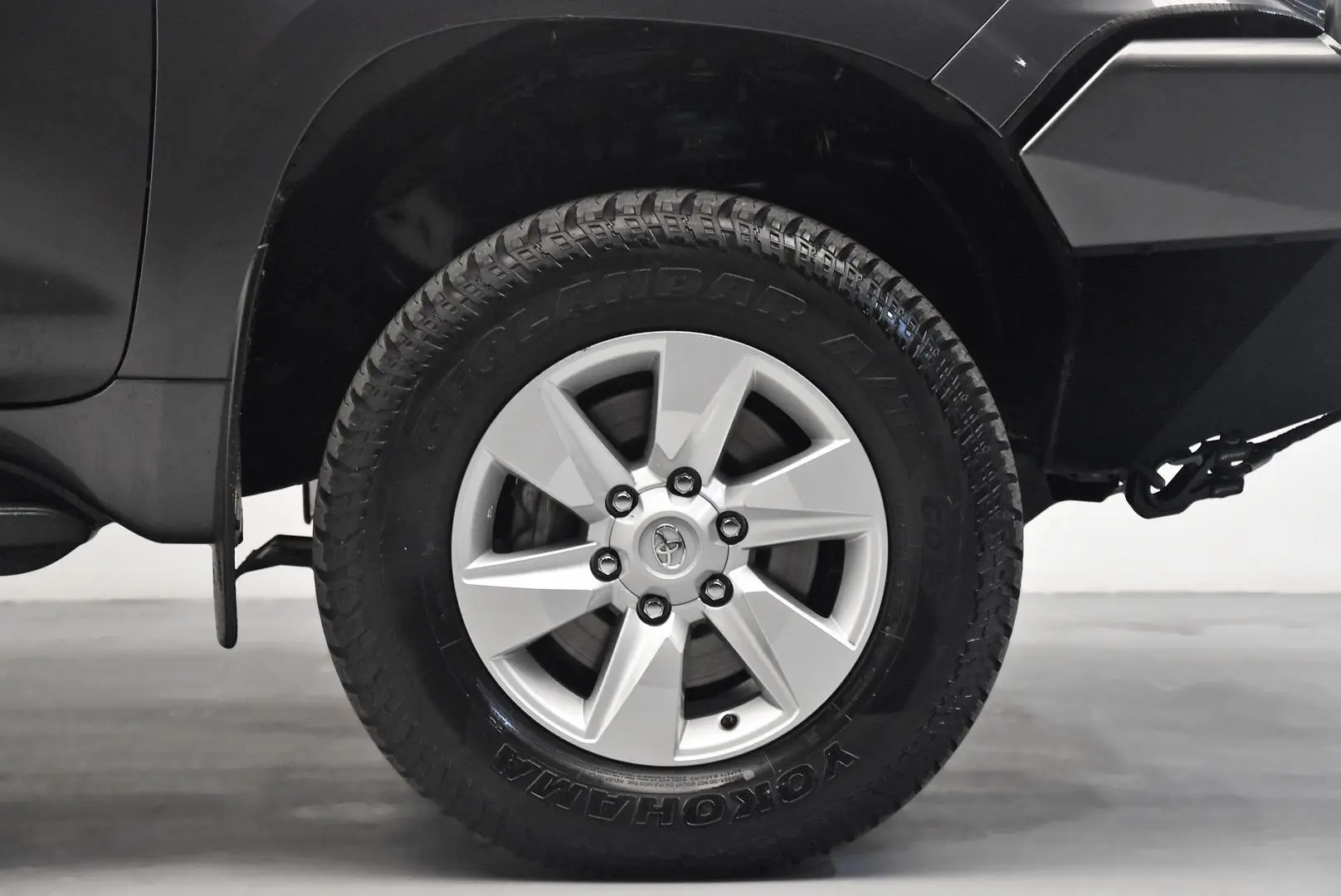 2018 Toyota Landcruiser Prado Gallery Image 21