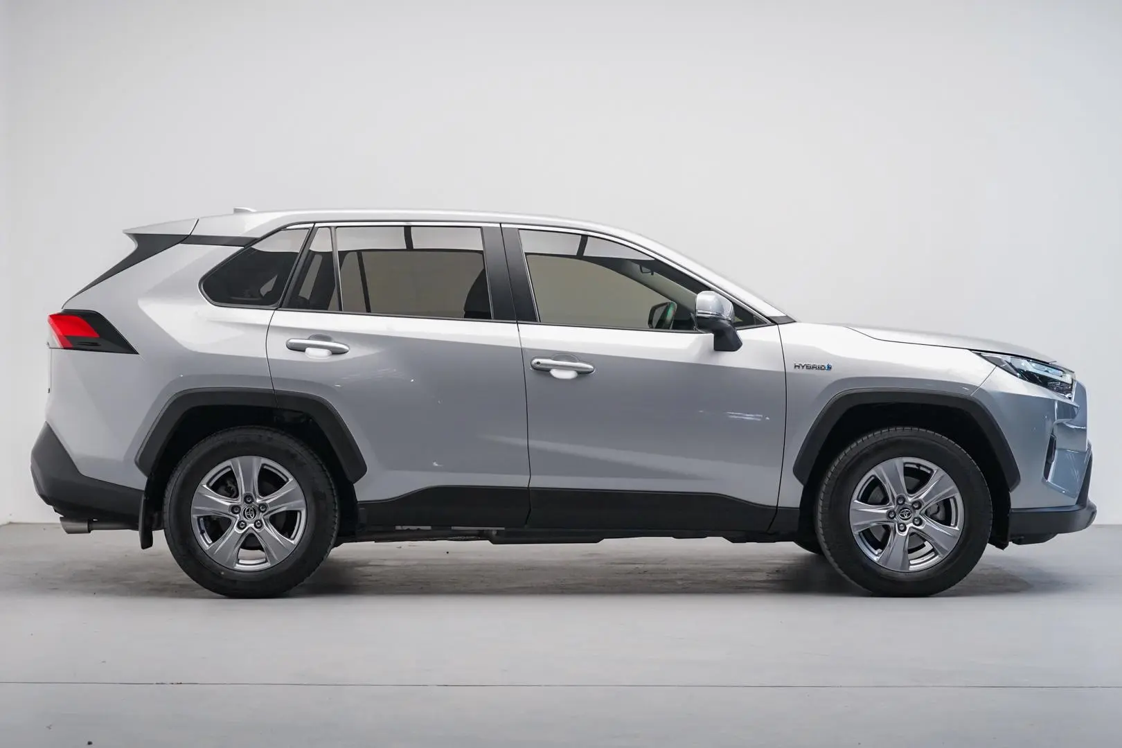 2022 Toyota RAV4 Gallery Image 2