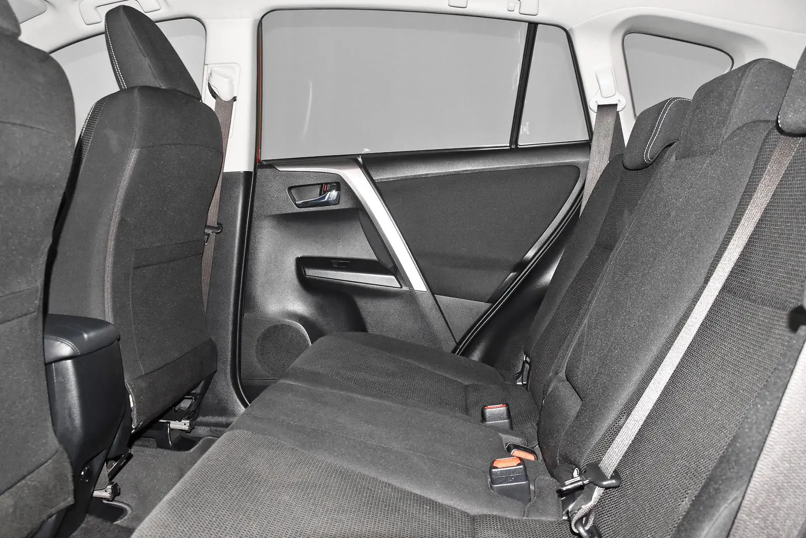 2018 Toyota RAV4 Gallery Image 18