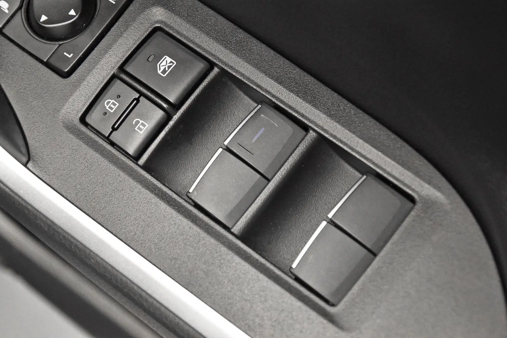 2020 Toyota RAV4 Gallery Image 13