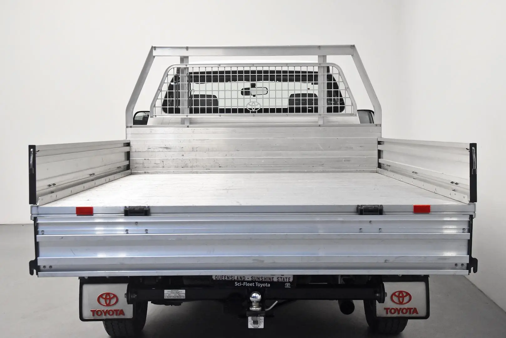 2014 Toyota Hilux Gallery Image 16