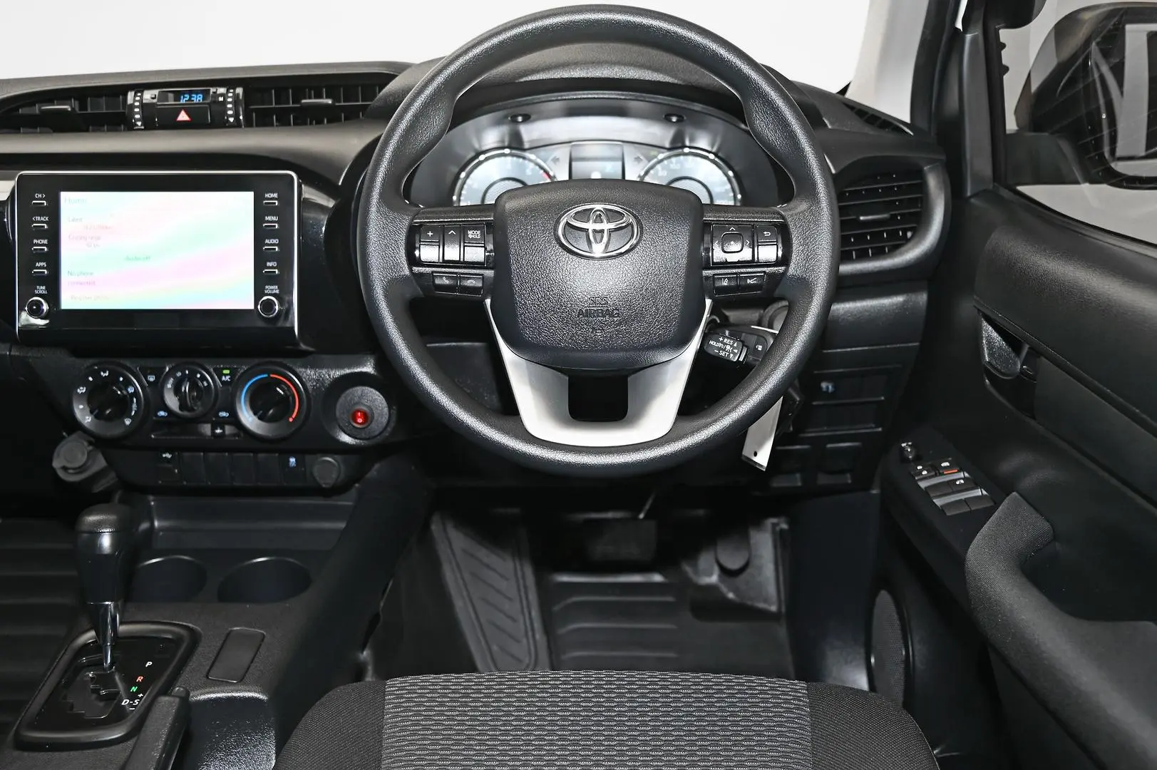 2023 Toyota Hilux Image 14