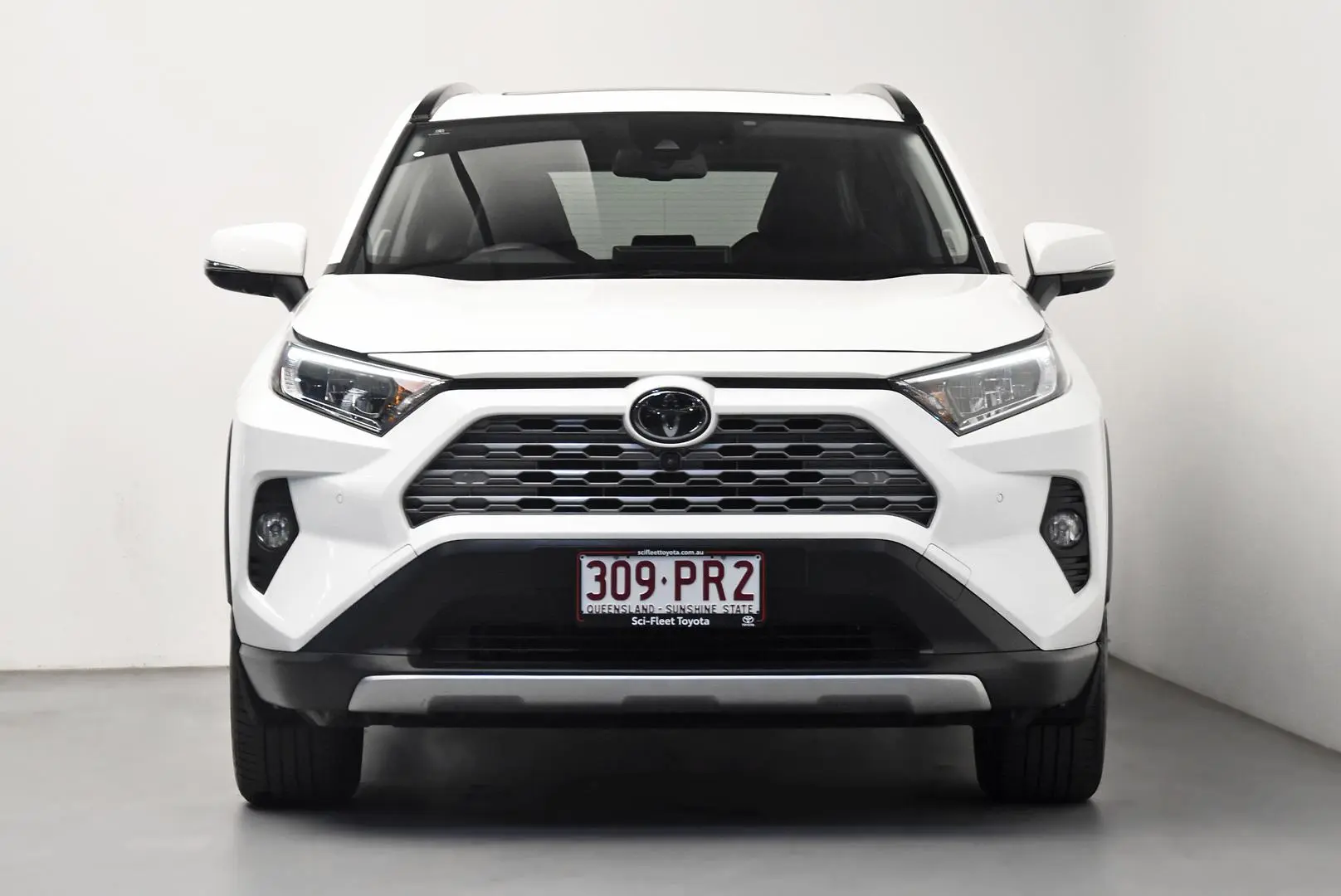 2020 Toyota RAV4 Gallery Image 2