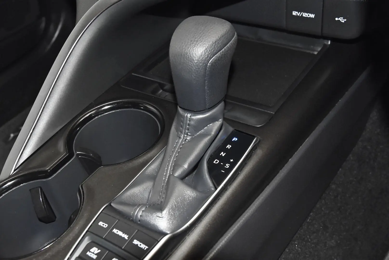 2024 Toyota Camry Gallery Image 13